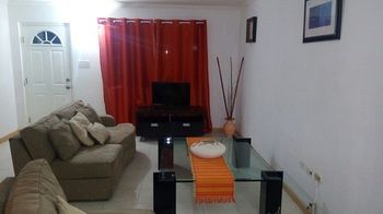 Signature Skys Guest Apartments Кингстън Екстериор снимка