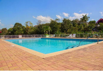 Signature Skys Guest Apartments Кингстън Екстериор снимка